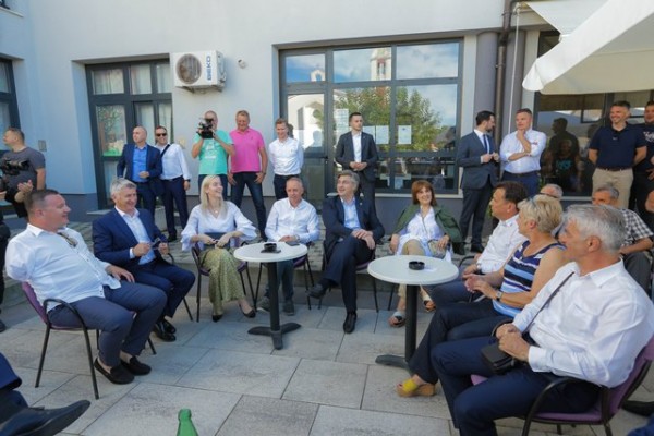 Druženje s članovima pobjedničke organizacije HDZ-a