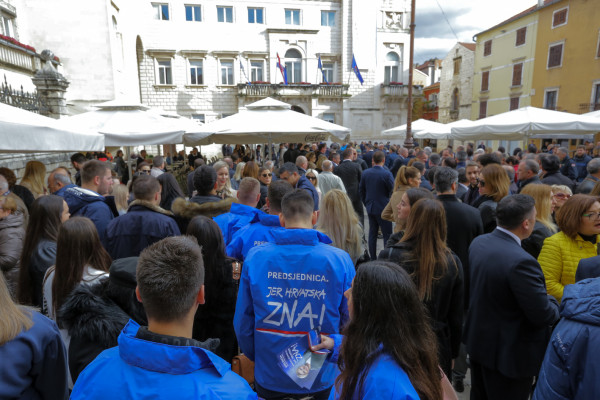 Izaberimo kontinuitet i optimizam, a ne da se vraćamo u stara vremena recesije & Lex Perković!