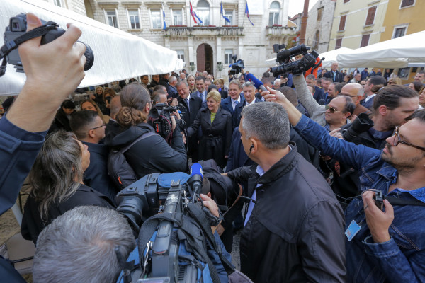 Izaberimo kontinuitet i optimizam, a ne da se vraćamo u stara vremena recesije & Lex Perković!