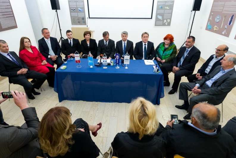 Potpisan koalicijski sporazum HDZ-a i političkih partnera: HSP-a dr. Ante Starčević, HSU-a, HRAST-a i NS Reformista