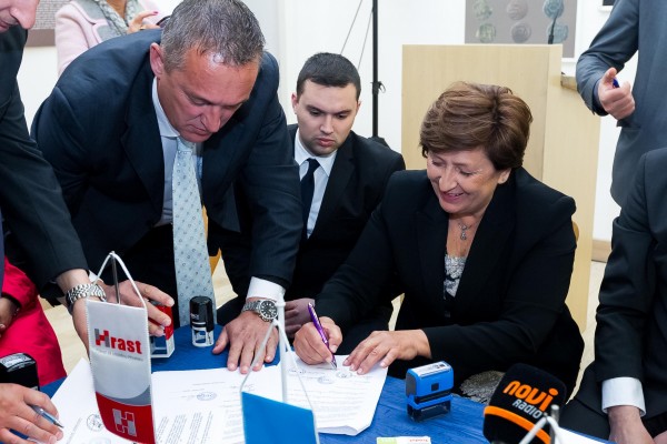 Potpisan koalicijski sporazum HDZ-a i političkih partnera: HSP-a dr. Ante Starčević, HSU-a, HRAST-a i NS Reformista