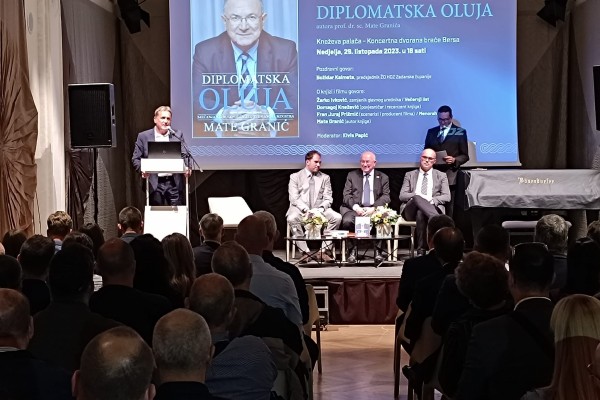 U ZADRU PRIKAZANA HRVATSKA PREMIJERA FILMA DIPLOMATSKA OLUJA